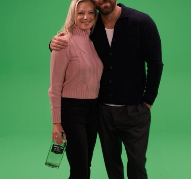 Como-Ryan-Reynolds-trollou-Blake-Lively-por-assistir-ao-Super-Bowl-com-Taylor-Swift-00-16-02-24